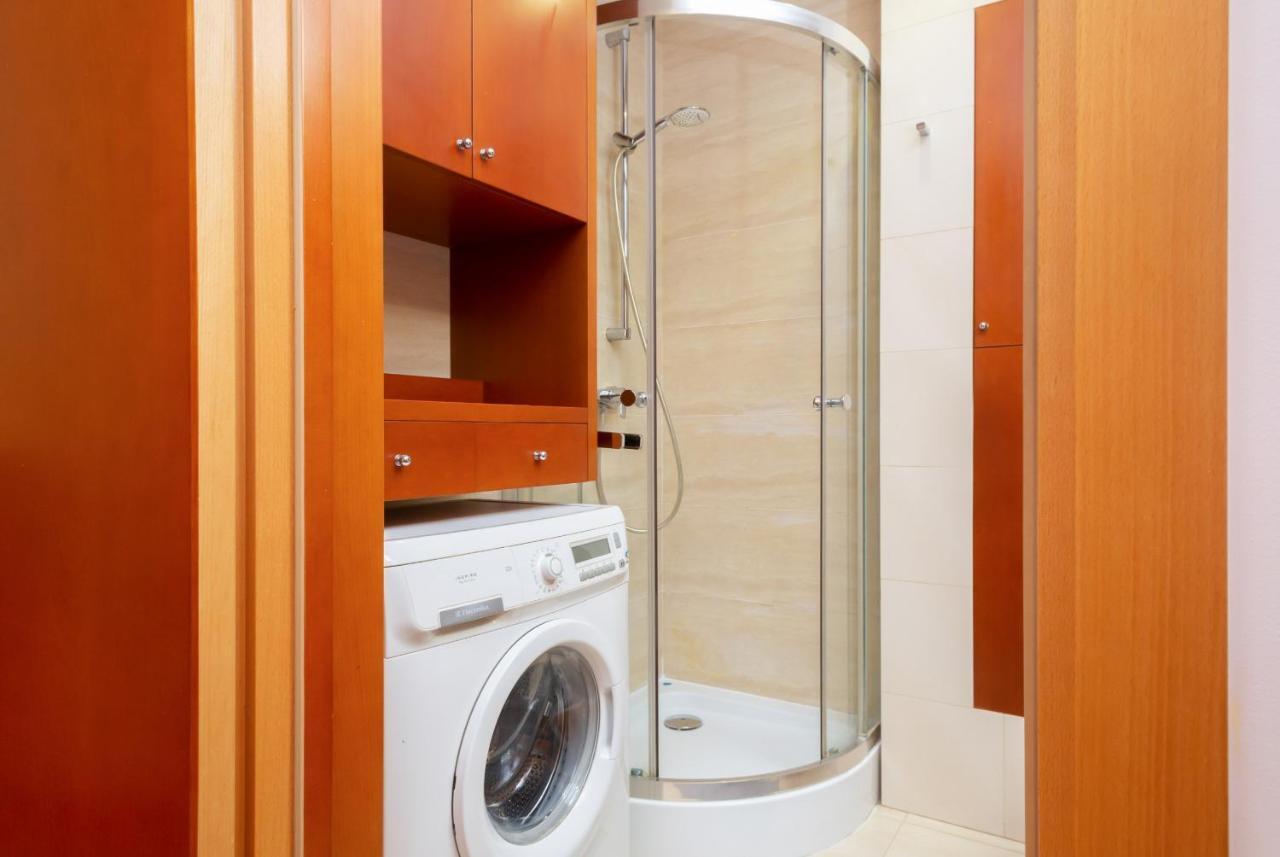 Two-Bedroom Family Apartment Esperanto Next To Klif By Noclegi Renters วอร์ซอ ภายนอก รูปภาพ