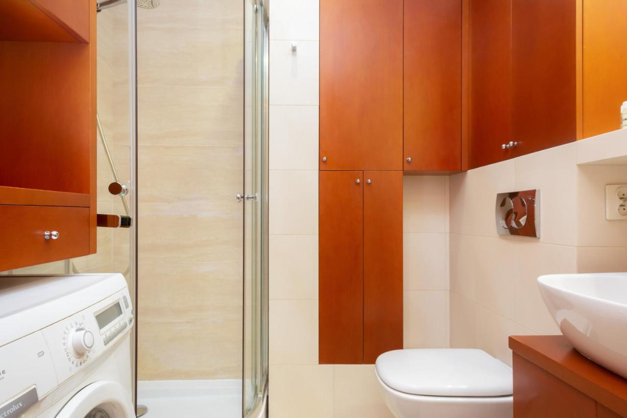 Two-Bedroom Family Apartment Esperanto Next To Klif By Noclegi Renters วอร์ซอ ภายนอก รูปภาพ